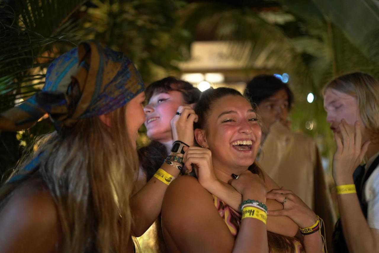 Hidden House Hostel Party Montañita Extérieur photo