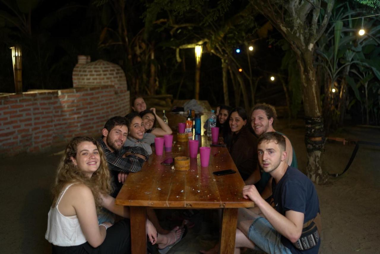 Hidden House Hostel Party Montañita Extérieur photo